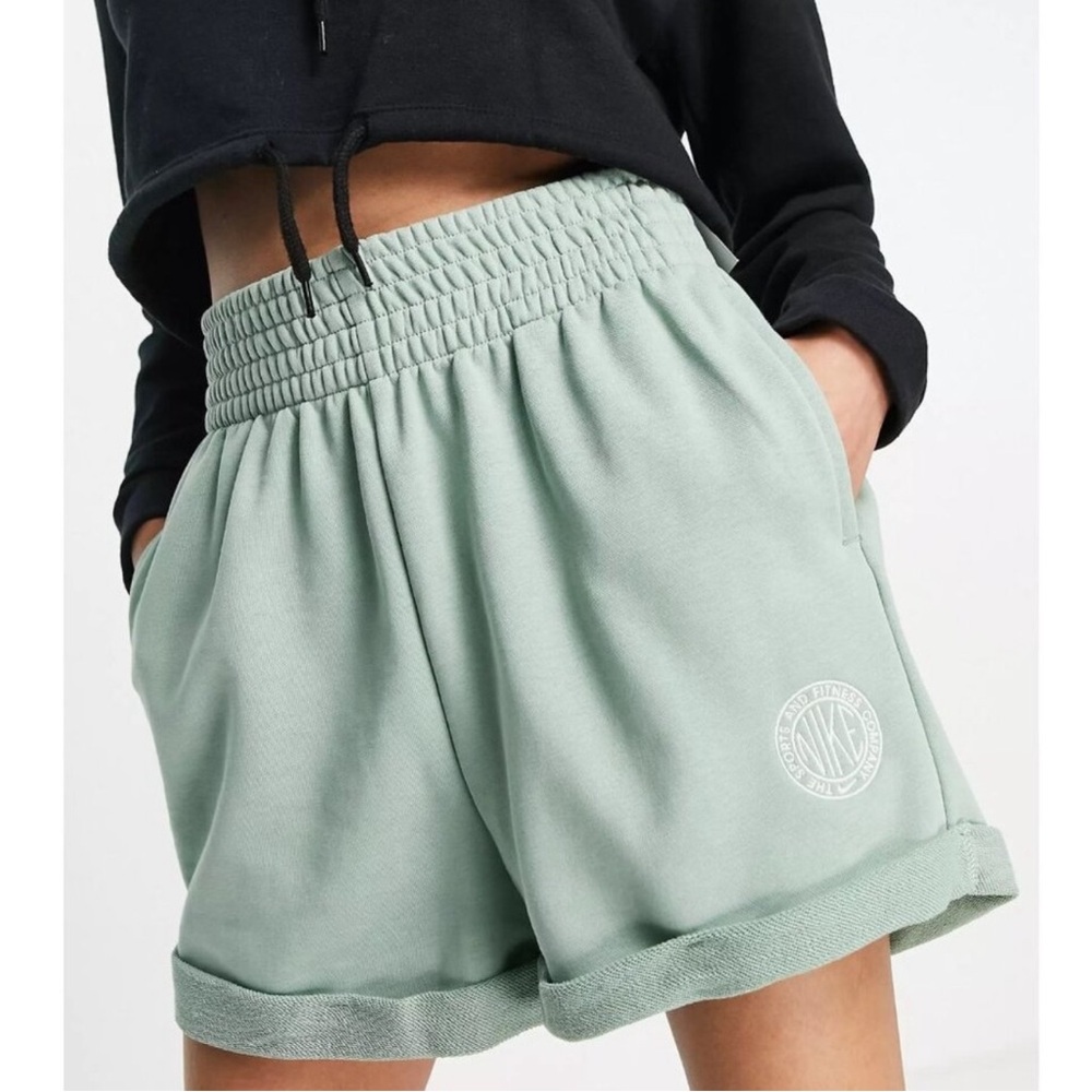 Nike Fleece Tech Shorts Green Standard Fit Cuffed Hem Shorts